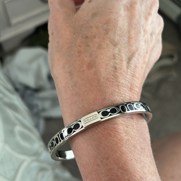 Coach silver with black enamel bangle bracelet. - Picture 4 of 4